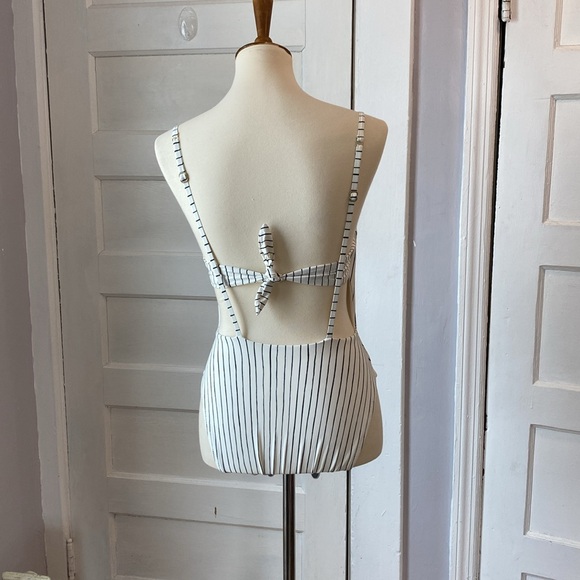 Vitamin A Swim Edie One-piece Swimsuit, Size M/8 - Picture 10 of 17